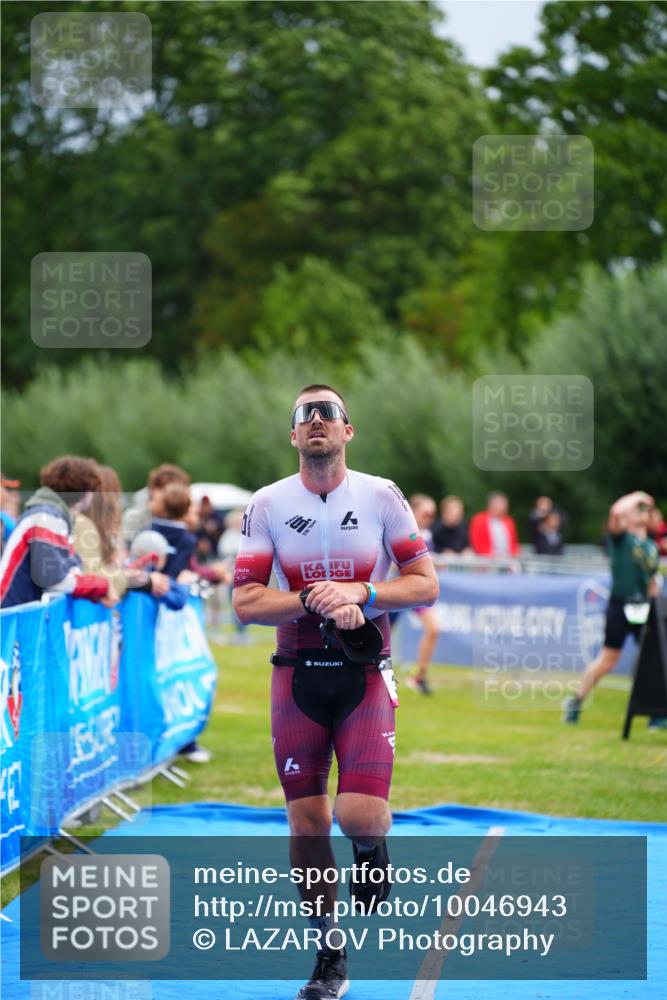 30.08.2026 - Elbe Triathlon Hamburg LAZAROV Photography http://msf.ph/oto/10046943 30.08.2026 10:27:56 Ziel 307 meine-sportfotos.de