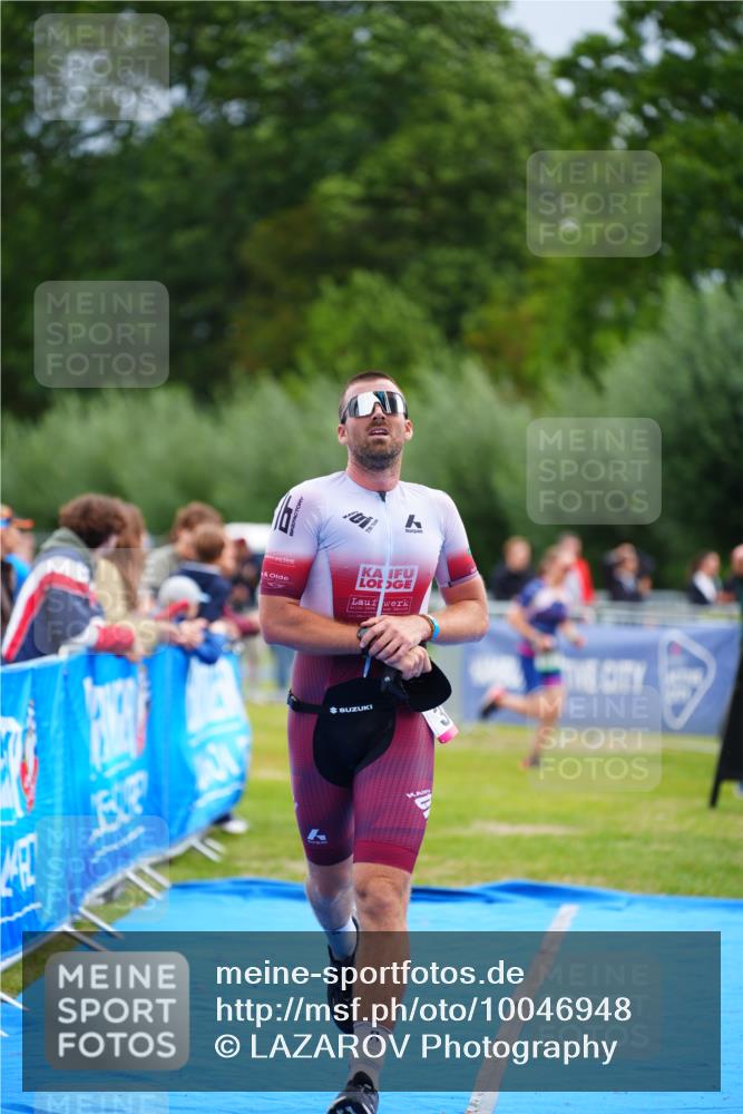 30.08.2026 - Elbe Triathlon Hamburg LAZAROV Photography http://msf.ph/oto/10046948 30.08.2026 10:27:57 Ziel 307 meine-sportfotos.de