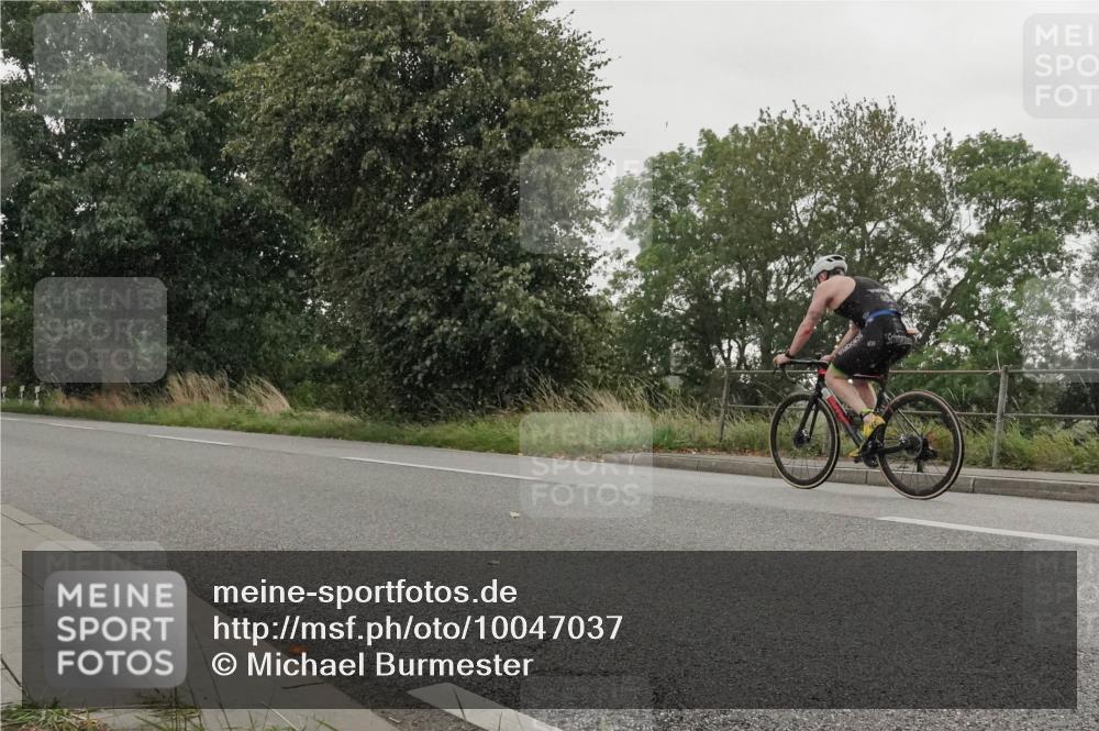 30.08.2026 - Elbe Triathlon Hamburg Michael Burmester http://msf.ph/oto/10047037 30.08.2026 15:43:44 Radfahren  meine-sportfotos.de