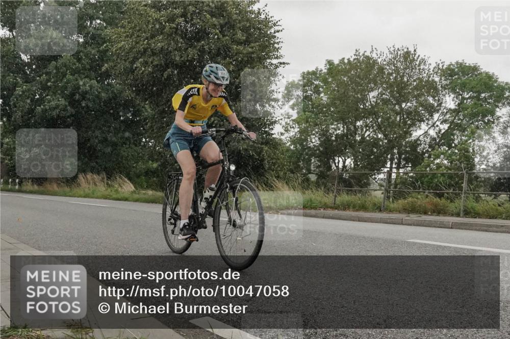 30.08.2026 - Elbe Triathlon Hamburg Michael Burmester http://msf.ph/oto/10047058 30.08.2026 15:44:16 Radfahren  meine-sportfotos.de