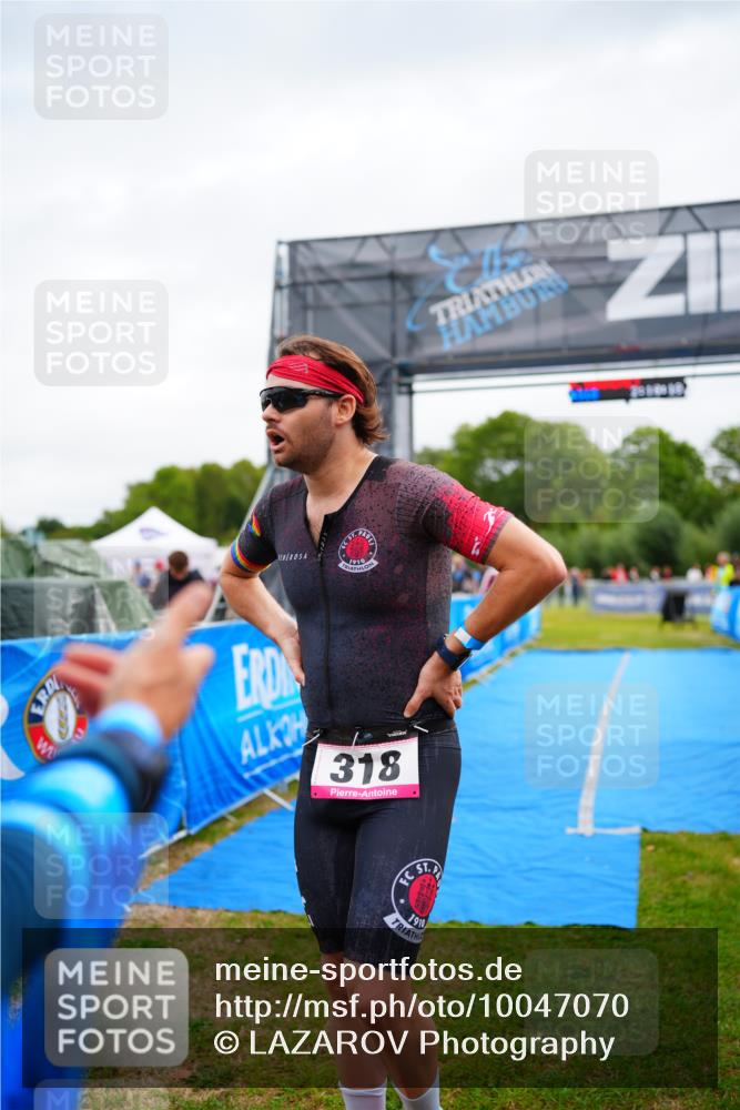 30.08.2026 - Elbe Triathlon Hamburg LAZAROV Photography http://msf.ph/oto/10047070 30.08.2026 10:28:21 Ziel  meine-sportfotos.de