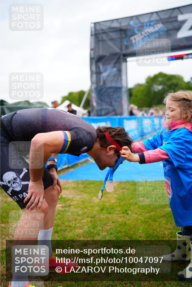 30.08.2026 - Elbe Triathlon Hamburg LAZAROV Photography http://msf.ph/oto/10047097 30.08.2026 10:28:25 Ziel 322 meine-sportfotos.de