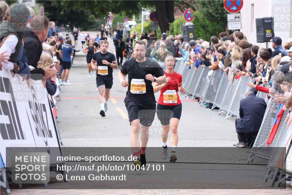 30.08.2026 - Blankeneser Heldenlauf Lena Gebhardt http://msf.ph/oto/10047101 30.08.2026 11:53:31 Ziel 2004, 2186, 2404, 2699 meine-sportfotos.de