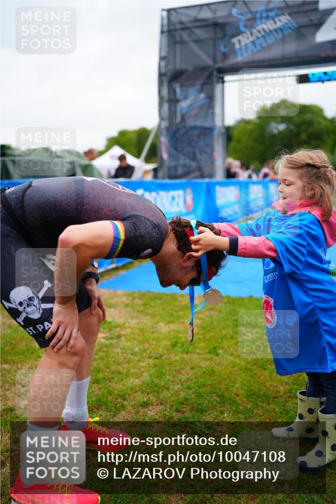 30.08.2026 - Elbe Triathlon Hamburg LAZAROV Photography http://msf.ph/oto/10047108 30.08.2026 10:28:26 Ziel 322 meine-sportfotos.de