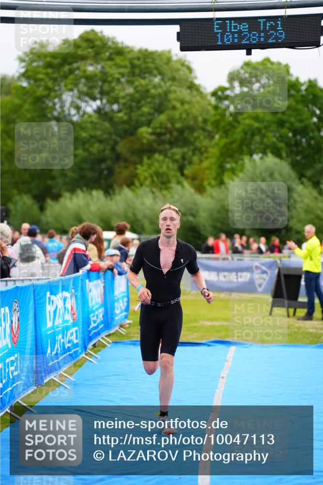 30.08.2026 - Elbe Triathlon Hamburg LAZAROV Photography http://msf.ph/oto/10047113 30.08.2026 10:28:30 Ziel 322 meine-sportfotos.de