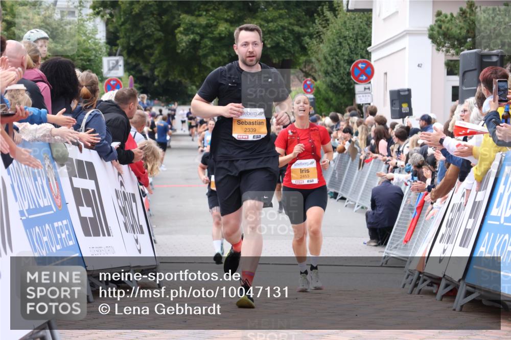 30.08.2026 - Blankeneser Heldenlauf Lena Gebhardt http://msf.ph/oto/10047131 30.08.2026 11:53:34 Ziel 2004, 2339, 2404, 2453, 2699 meine-sportfotos.de