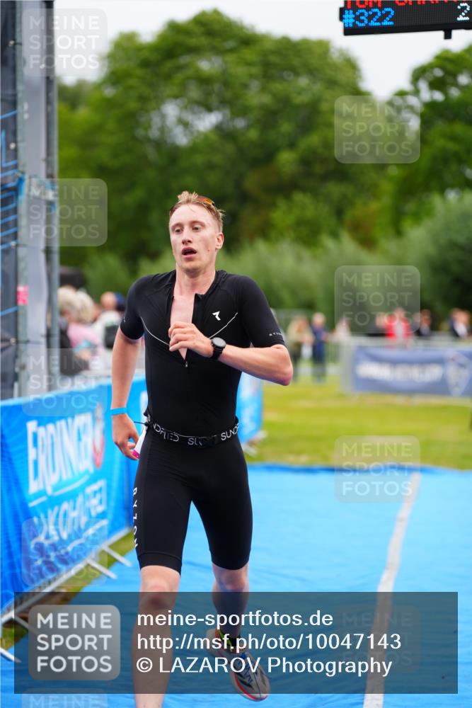 30.08.2026 - Elbe Triathlon Hamburg LAZAROV Photography http://msf.ph/oto/10047143 30.08.2026 10:28:31 Ziel 322 meine-sportfotos.de