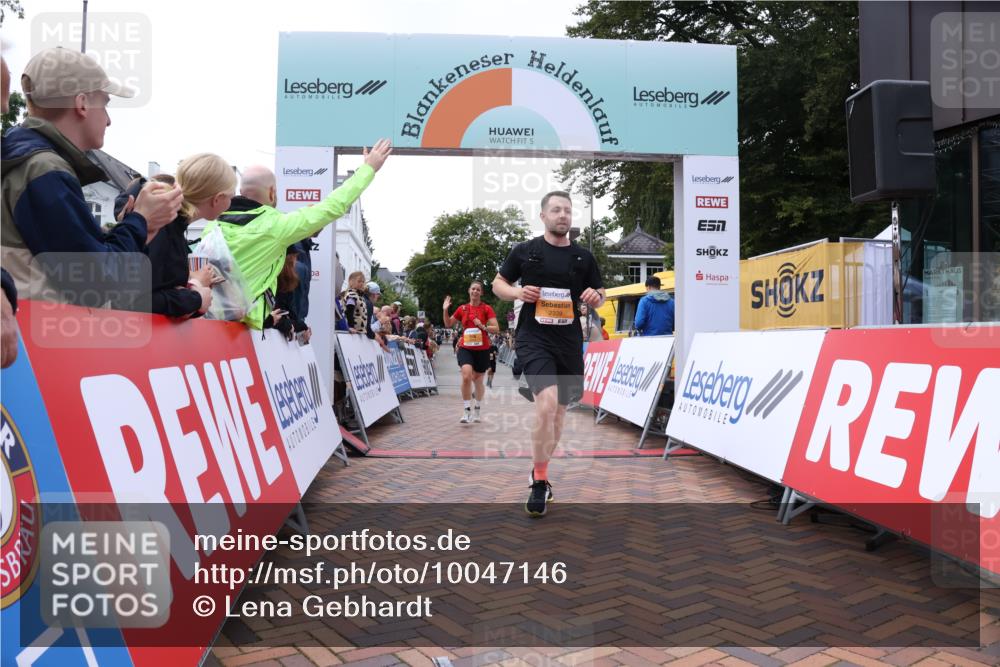30.08.2026 - Blankeneser Heldenlauf Lena Gebhardt http://msf.ph/oto/10047146 30.08.2026 11:53:37 Ziel 2339, 2453, 2486 meine-sportfotos.de