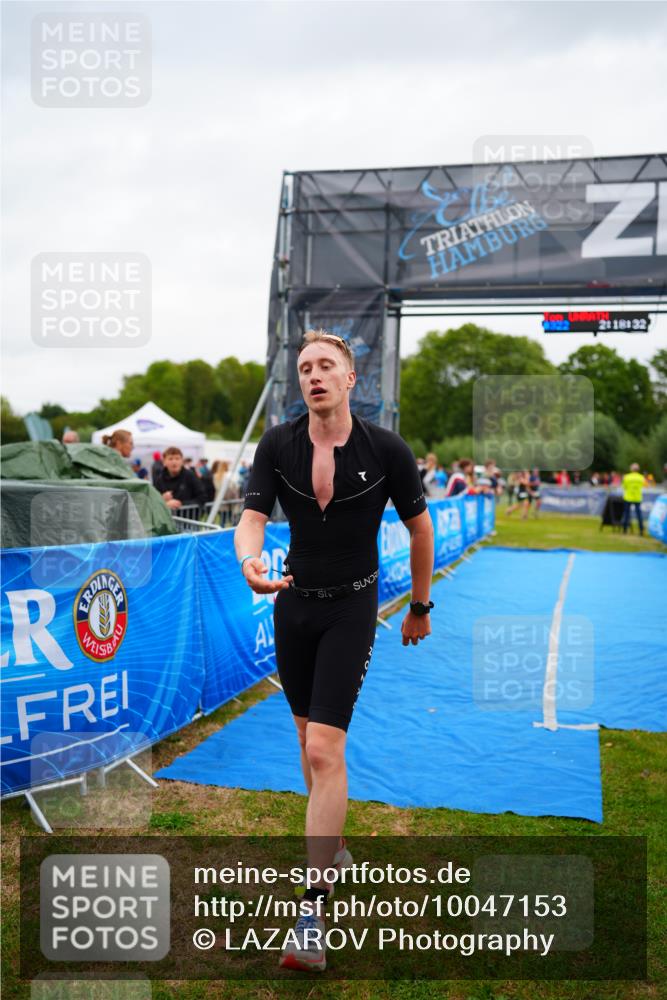 30.08.2026 - Elbe Triathlon Hamburg LAZAROV Photography http://msf.ph/oto/10047153 30.08.2026 10:28:33 Ziel 322 meine-sportfotos.de