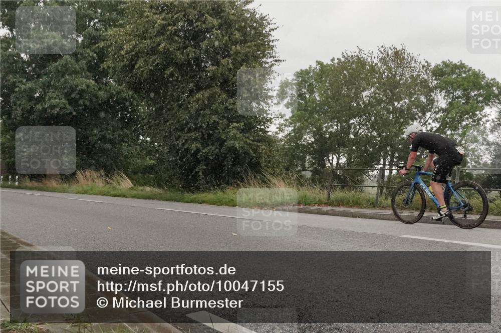30.08.2026 - Elbe Triathlon Hamburg Michael Burmester http://msf.ph/oto/10047155 30.08.2026 15:45:16 Radfahren  meine-sportfotos.de