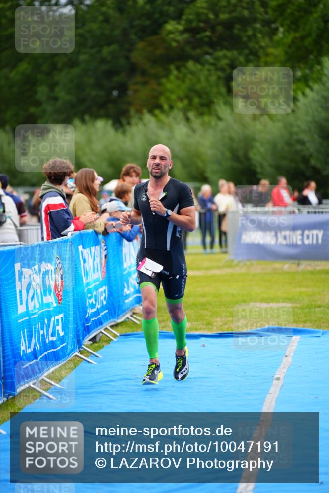 30.08.2026 - Elbe Triathlon Hamburg LAZAROV Photography http://msf.ph/oto/10047191 30.08.2026 10:28:51 Ziel 255 meine-sportfotos.de