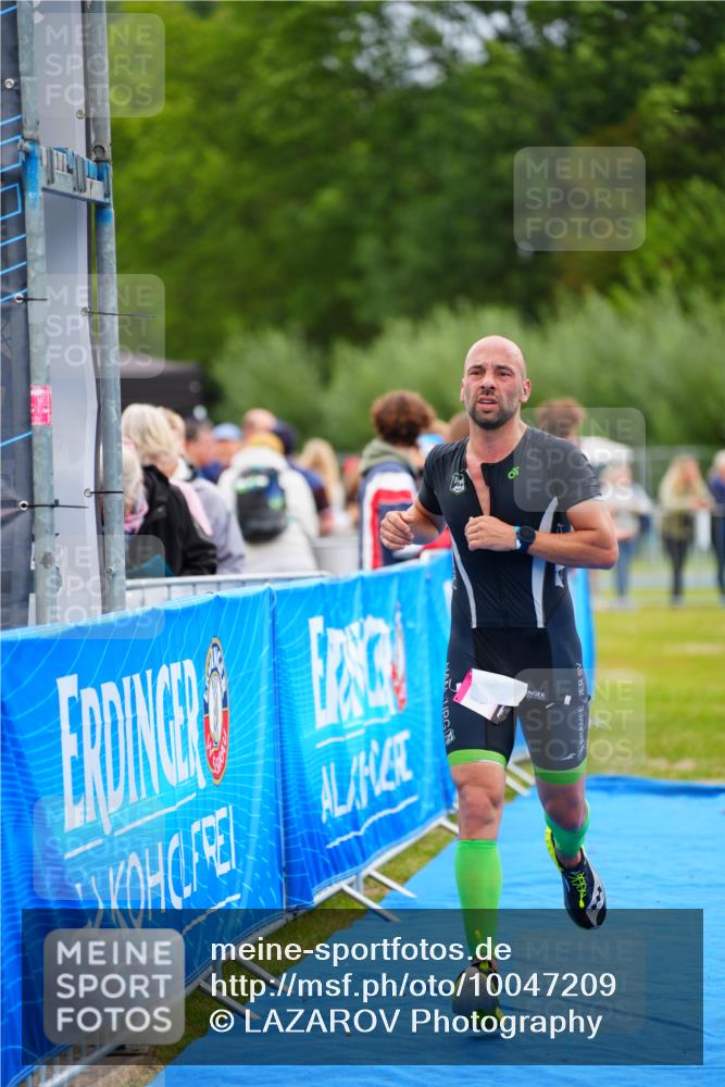 30.08.2026 - Elbe Triathlon Hamburg LAZAROV Photography http://msf.ph/oto/10047209 30.08.2026 10:28:52 Ziel 255 meine-sportfotos.de