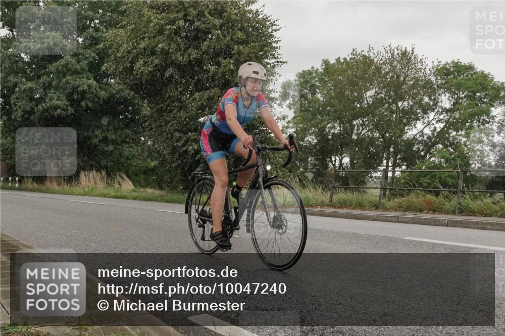 30.08.2026 - Elbe Triathlon Hamburg Michael Burmester http://msf.ph/oto/10047240 30.08.2026 15:45:59 Radfahren  meine-sportfotos.de