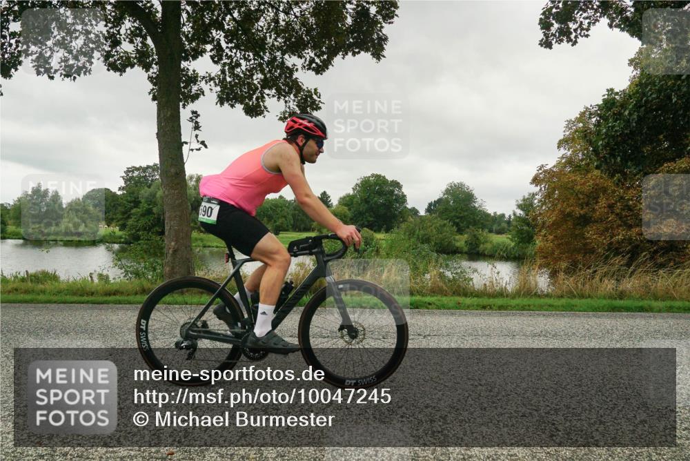 30.08.2026 - Elbe Triathlon Hamburg Michael Burmester http://msf.ph/oto/10047245 30.08.2026 09:28:10 Radfahren 215, 235, 253, 374, 534, 590, 698, 731 meine-sportfotos.de