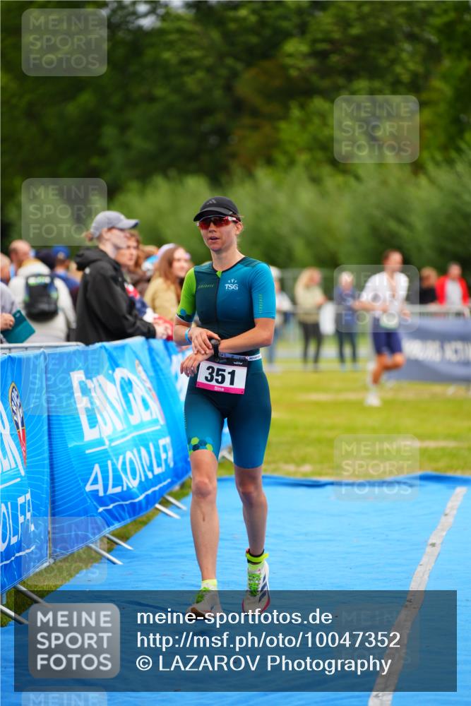 30.08.2026 - Elbe Triathlon Hamburg LAZAROV Photography http://msf.ph/oto/10047352 30.08.2026 10:29:43 Ziel 351 meine-sportfotos.de