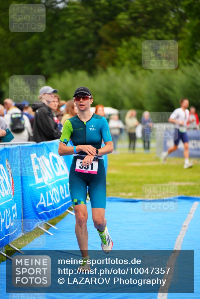 30.08.2026 - Elbe Triathlon Hamburg LAZAROV Photography http://msf.ph/oto/10047357 30.08.2026 10:29:43 Ziel 351 meine-sportfotos.de