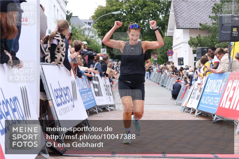 30.08.2026 - Blankeneser Heldenlauf Lena Gebhardt http://msf.ph/oto/10047388 30.08.2026 11:53:51 Ziel 2592, 2851, 2862 meine-sportfotos.de