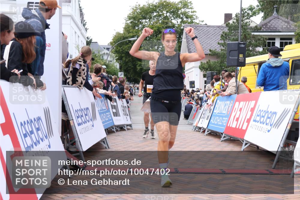 30.08.2026 - Blankeneser Heldenlauf Lena Gebhardt http://msf.ph/oto/10047402 30.08.2026 11:53:52 Ziel 2592, 2851, 2862 meine-sportfotos.de