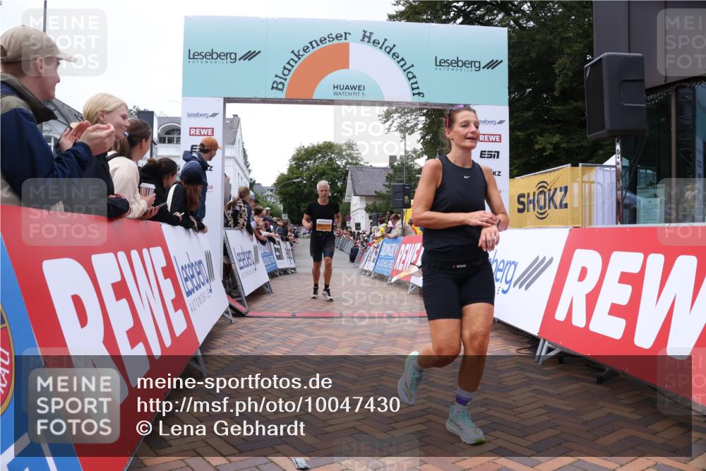 30.08.2026 - Blankeneser Heldenlauf Lena Gebhardt http://msf.ph/oto/10047430 30.08.2026 11:53:53 Ziel 2592, 2851, 2862 meine-sportfotos.de