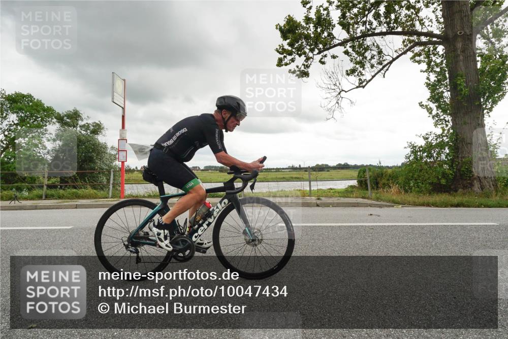 30.08.2026 - Elbe Triathlon Hamburg Michael Burmester http://msf.ph/oto/10047434 30.08.2026 14:57:01 Radfahren  meine-sportfotos.de