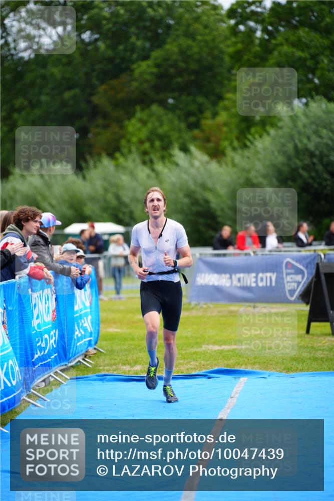 30.08.2026 - Elbe Triathlon Hamburg LAZAROV Photography http://msf.ph/oto/10047439 30.08.2026 10:30:25 Ziel 317 meine-sportfotos.de