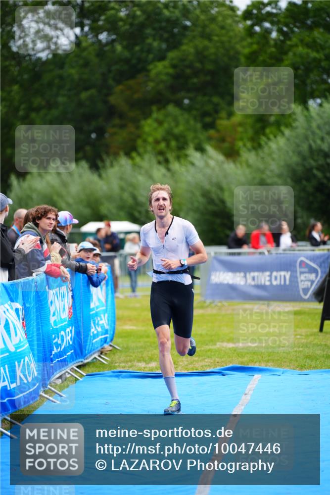 30.08.2026 - Elbe Triathlon Hamburg LAZAROV Photography http://msf.ph/oto/10047446 30.08.2026 10:30:25 Ziel 317 meine-sportfotos.de
