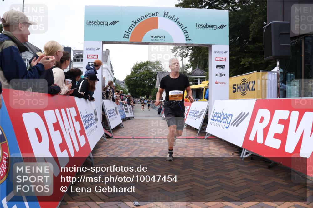 30.08.2026 - Blankeneser Heldenlauf Lena Gebhardt http://msf.ph/oto/10047454 30.08.2026 11:53:54 Ziel 2592, 2851, 2862 meine-sportfotos.de
