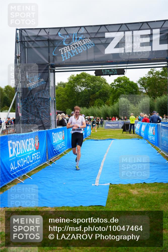 30.08.2026 - Elbe Triathlon Hamburg LAZAROV Photography http://msf.ph/oto/10047464 30.08.2026 10:30:27 Ziel 317 meine-sportfotos.de