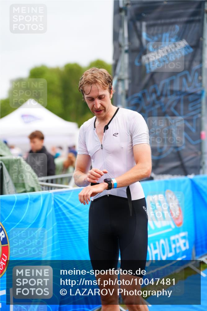30.08.2026 - Elbe Triathlon Hamburg LAZAROV Photography http://msf.ph/oto/10047481 30.08.2026 10:30:37 Ziel 270 meine-sportfotos.de