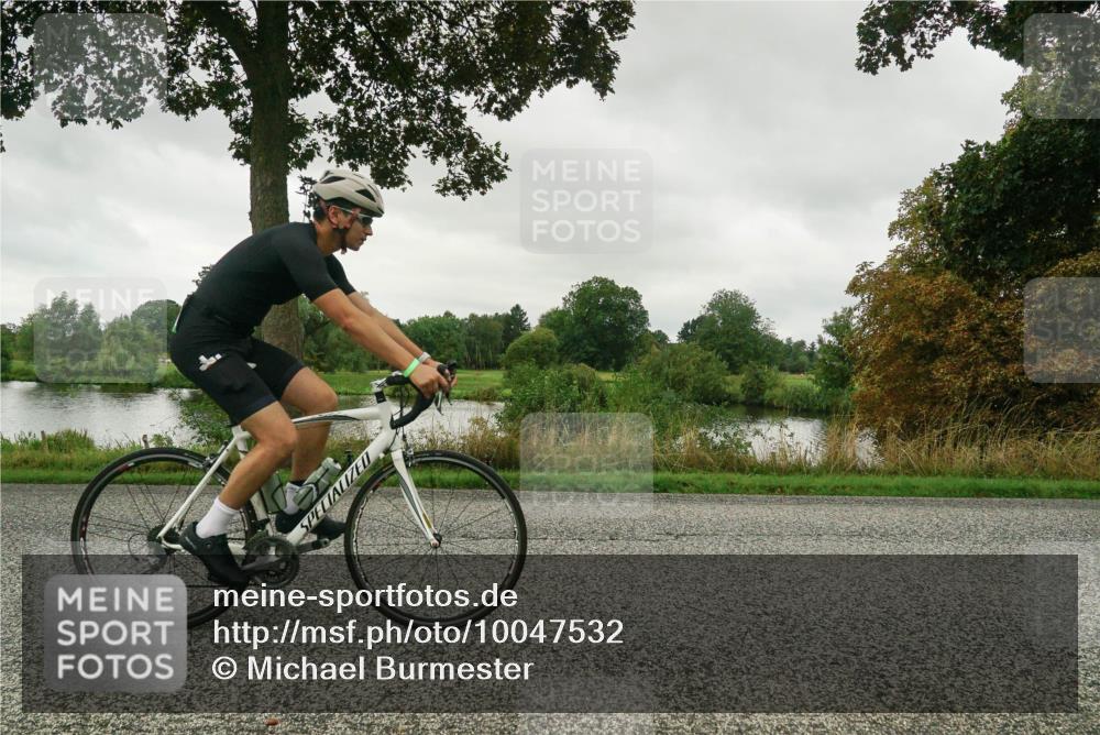 30.08.2026 - Elbe Triathlon Hamburg Michael Burmester http://msf.ph/oto/10047532 30.08.2026 09:29:33 Radfahren 393, 395, 430, 532, 702, 722, 750 meine-sportfotos.de