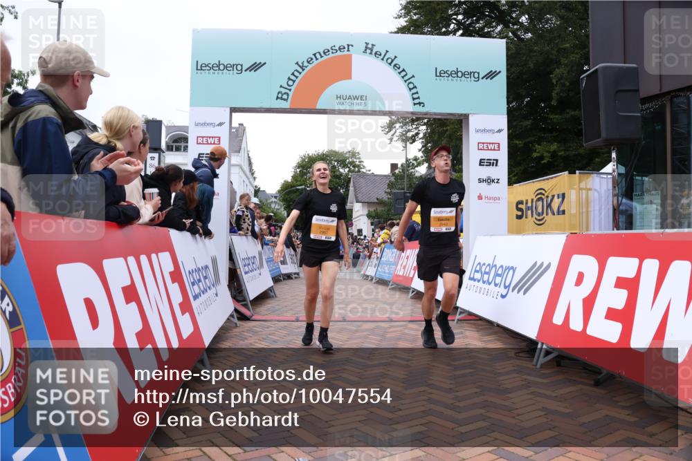 30.08.2026 - Blankeneser Heldenlauf Lena Gebhardt http://msf.ph/oto/10047554 30.08.2026 11:54:03 Ziel 2303, 2942, 2957 meine-sportfotos.de