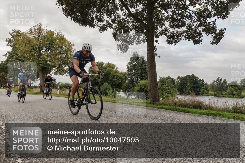 30.08.2026 - Elbe Triathlon Hamburg Michael Burmester http://msf.ph/oto/10047593 30.08.2026 09:37:43 Radfahren 356, 362, 439, 497, 555, 642, 711, 1897 meine-sportfotos.de