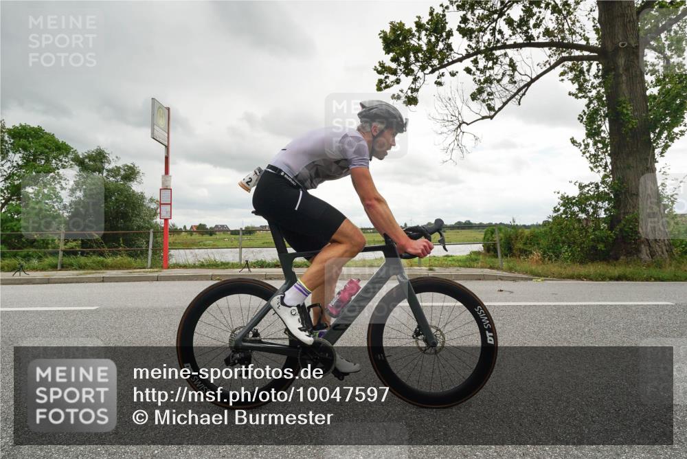 30.08.2026 - Elbe Triathlon Hamburg Michael Burmester http://msf.ph/oto/10047597 30.08.2026 14:58:29 Radfahren  meine-sportfotos.de