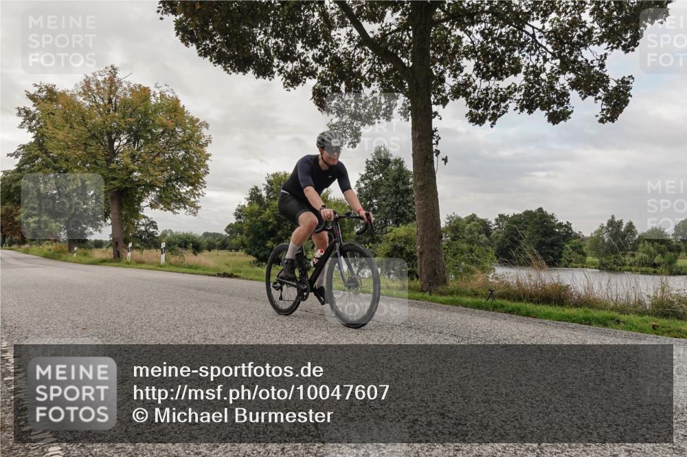 30.08.2026 - Elbe Triathlon Hamburg Michael Burmester http://msf.ph/oto/10047607 30.08.2026 09:37:44 Radfahren 356, 439, 497, 550, 555, 642, 711, 1897 meine-sportfotos.de