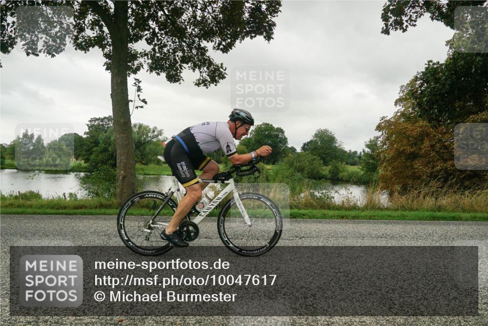30.08.2026 - Elbe Triathlon Hamburg Michael Burmester http://msf.ph/oto/10047617 30.08.2026 09:29:56 Radfahren 273, 317, 674 meine-sportfotos.de