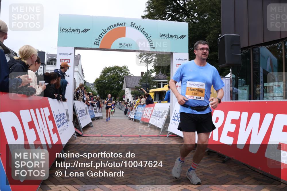 30.08.2026 - Blankeneser Heldenlauf Lena Gebhardt http://msf.ph/oto/10047624 30.08.2026 11:54:07 Ziel 2303, 2585, 2942, 2957 meine-sportfotos.de