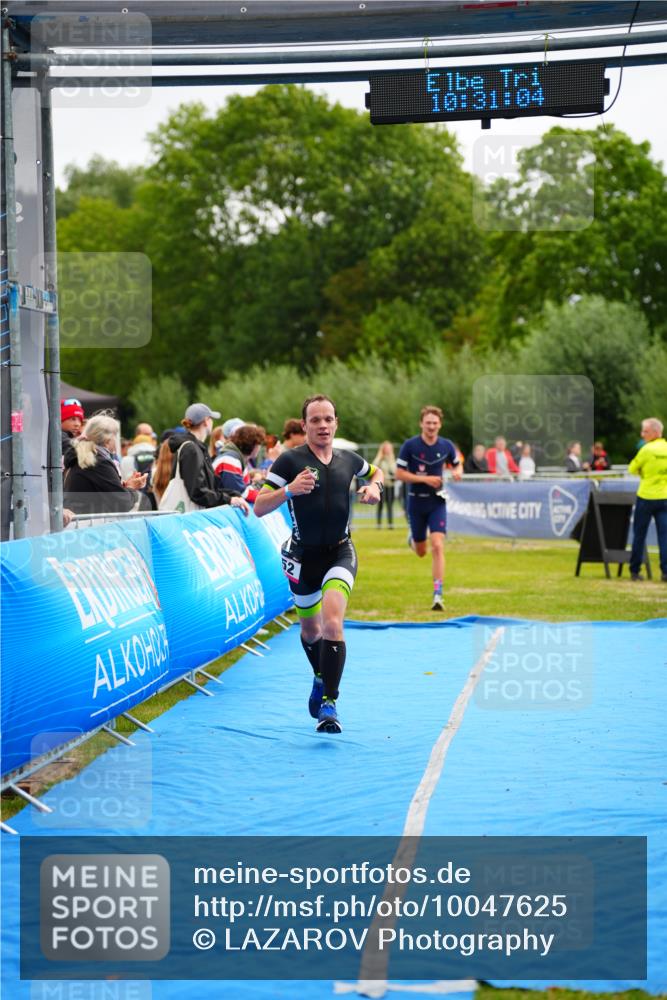 30.08.2026 - Elbe Triathlon Hamburg LAZAROV Photography http://msf.ph/oto/10047625 30.08.2026 10:31:04 Ziel 252, 1895 meine-sportfotos.de
