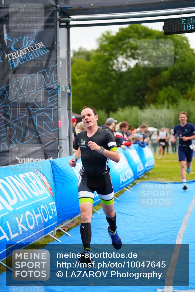 30.08.2026 - Elbe Triathlon Hamburg LAZAROV Photography http://msf.ph/oto/10047645 30.08.2026 10:31:05 Ziel 208, 252, 1895 meine-sportfotos.de