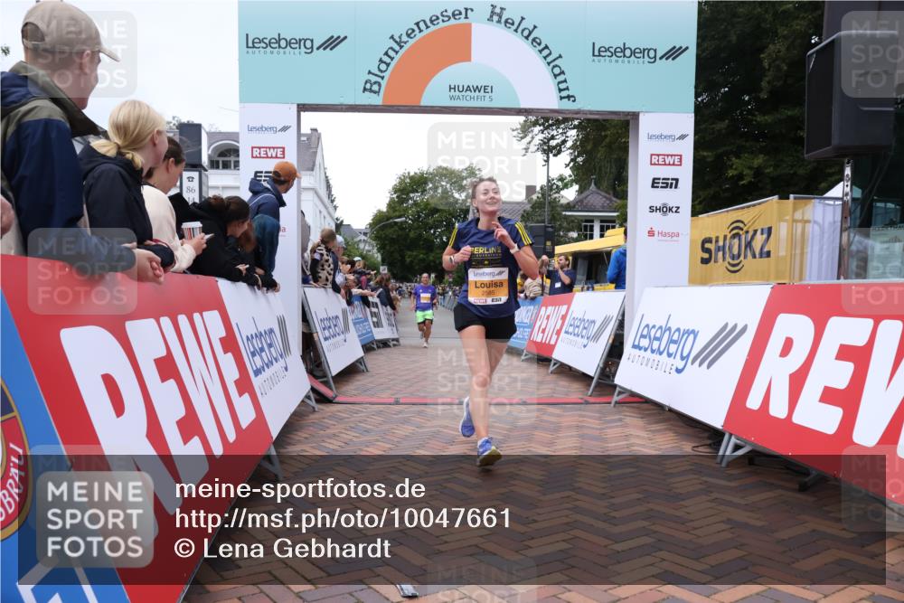 30.08.2026 - Blankeneser Heldenlauf Lena Gebhardt http://msf.ph/oto/10047661 30.08.2026 11:54:10 Ziel 2247, 2585, 2942, 2957 meine-sportfotos.de