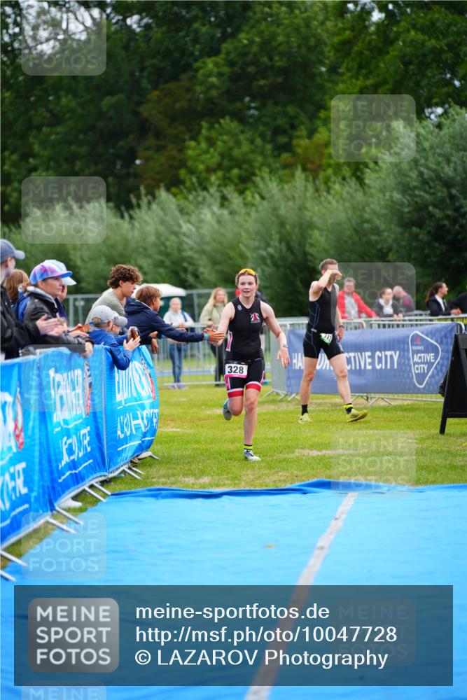 30.08.2026 - Elbe Triathlon Hamburg LAZAROV Photography http://msf.ph/oto/10047728 30.08.2026 10:31:27 Ziel 328 meine-sportfotos.de