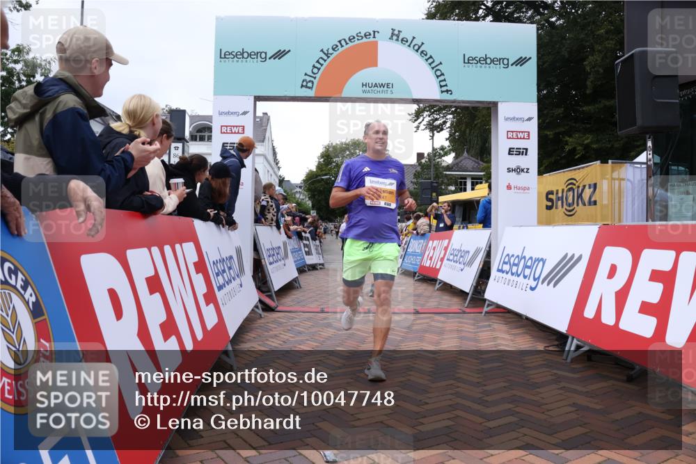 30.08.2026 - Blankeneser Heldenlauf Lena Gebhardt http://msf.ph/oto/10047748 30.08.2026 11:54:14 Ziel 2247, 2324, 2468, 2585 meine-sportfotos.de