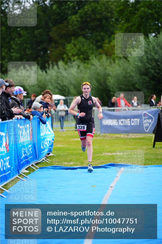 30.08.2026 - Elbe Triathlon Hamburg LAZAROV Photography http://msf.ph/oto/10047751 30.08.2026 10:31:28 Ziel 328 meine-sportfotos.de
