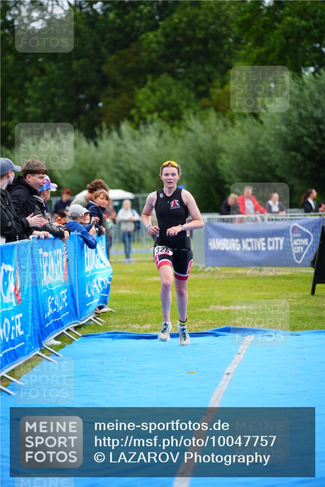 30.08.2026 - Elbe Triathlon Hamburg LAZAROV Photography http://msf.ph/oto/10047757 30.08.2026 10:31:28 Ziel 328 meine-sportfotos.de