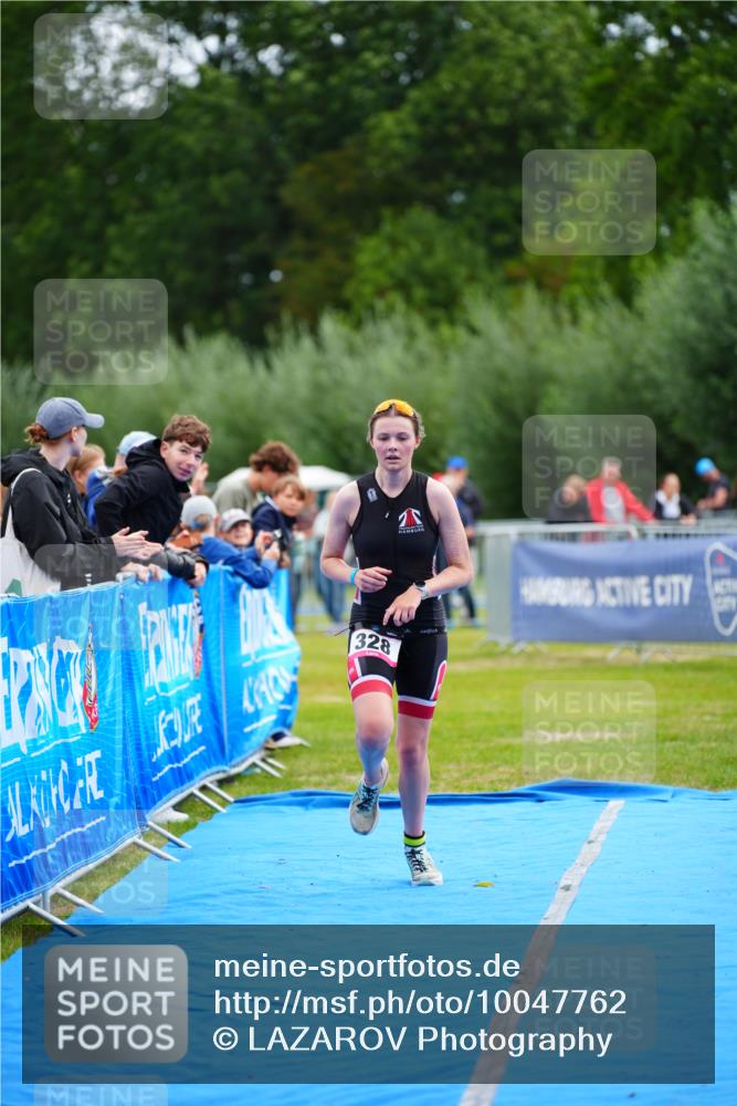30.08.2026 - Elbe Triathlon Hamburg LAZAROV Photography http://msf.ph/oto/10047762 30.08.2026 10:31:29 Ziel 328 meine-sportfotos.de