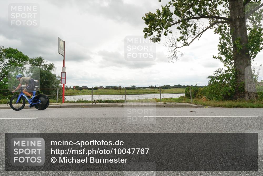 30.08.2026 - Elbe Triathlon Hamburg Michael Burmester http://msf.ph/oto/10047767 30.08.2026 15:00:23 Radfahren  meine-sportfotos.de