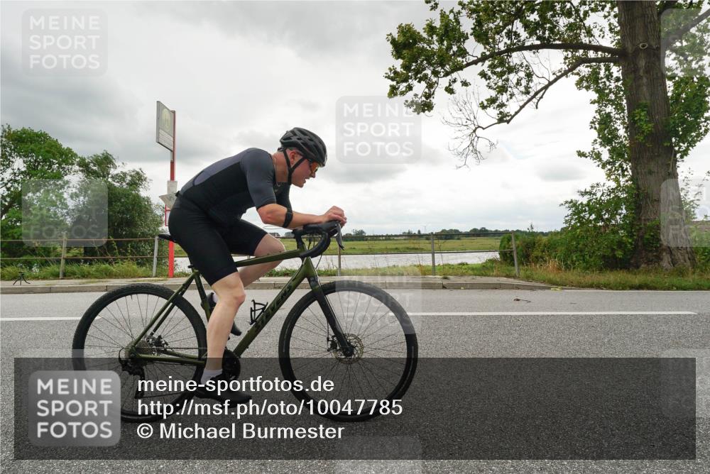 30.08.2026 - Elbe Triathlon Hamburg Michael Burmester http://msf.ph/oto/10047785 30.08.2026 15:00:40 Radfahren  meine-sportfotos.de