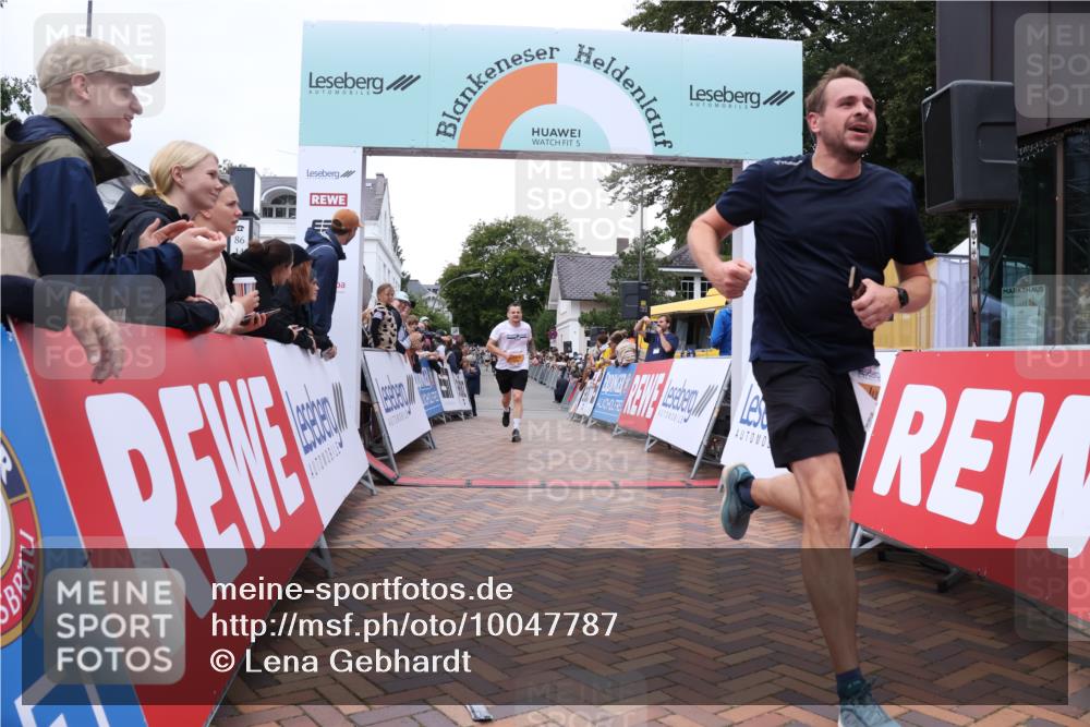 30.08.2026 - Blankeneser Heldenlauf Lena Gebhardt http://msf.ph/oto/10047787 30.08.2026 11:54:16 Ziel 2247, 2324, 2468, 2585 meine-sportfotos.de