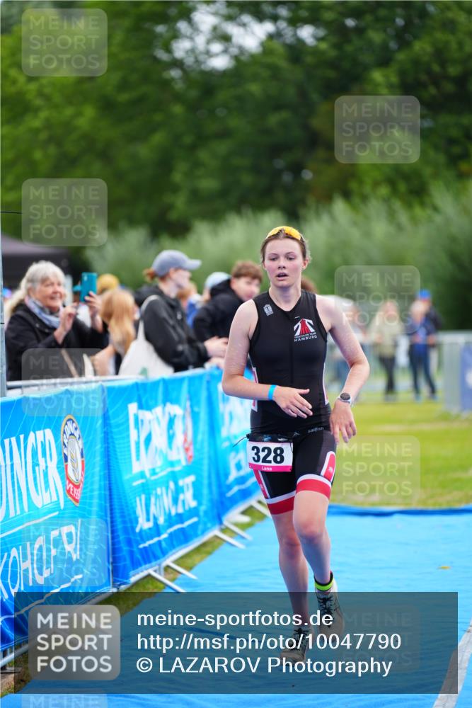 30.08.2026 - Elbe Triathlon Hamburg LAZAROV Photography http://msf.ph/oto/10047790 30.08.2026 10:31:30 Ziel 328 meine-sportfotos.de