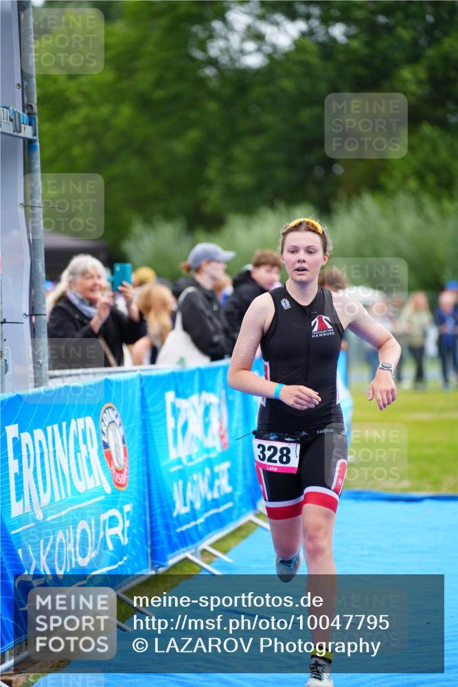 30.08.2026 - Elbe Triathlon Hamburg LAZAROV Photography http://msf.ph/oto/10047795 30.08.2026 10:31:30 Ziel 328 meine-sportfotos.de