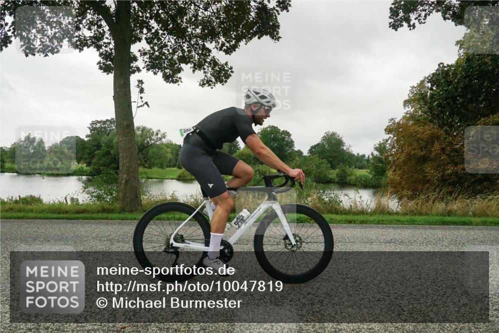 30.08.2026 - Elbe Triathlon Hamburg Michael Burmester http://msf.ph/oto/10047819 30.08.2026 09:30:43 Radfahren 354, 433, 548, 658, 751 meine-sportfotos.de